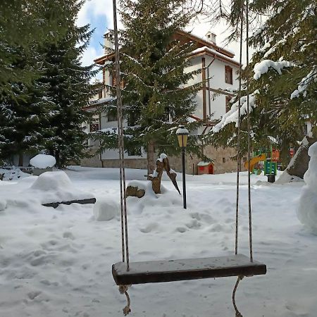 "Моето Любимо Място", Смолянски Езера - "My Favorite Place", Smolyan Lakes Buitenkant foto