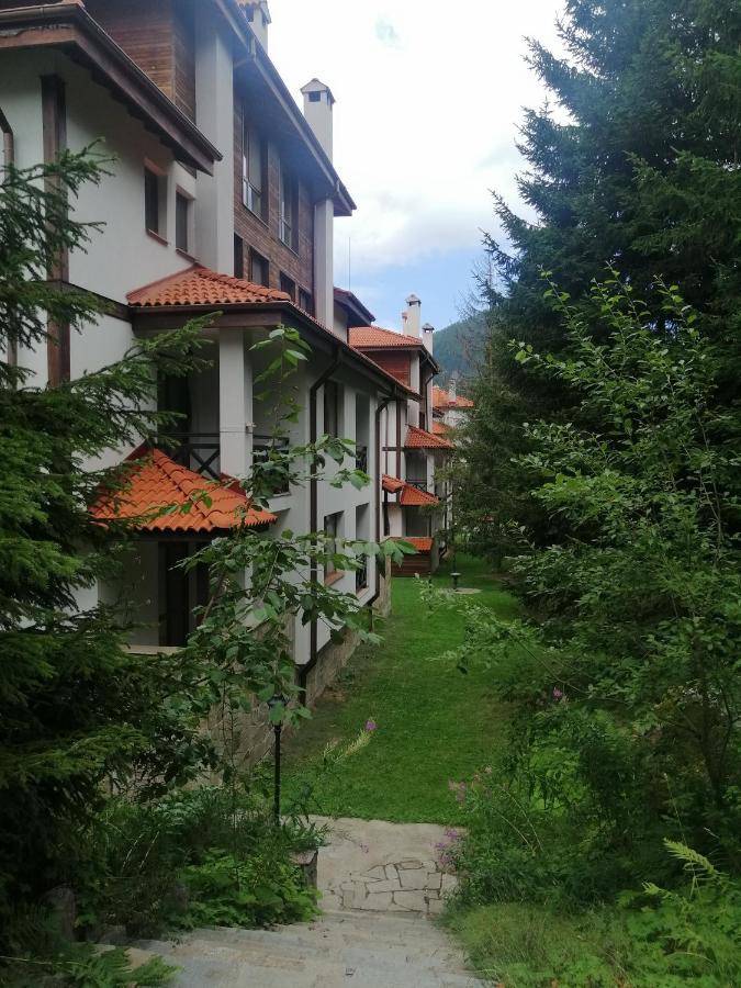 "Моето Любимо Място", Смолянски Езера - "My Favorite Place", Smolyan Lakes Buitenkant foto