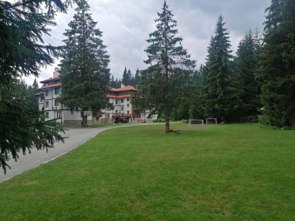 "Моето Любимо Място", Смолянски Езера - "My Favorite Place", Smolyan Lakes Buitenkant foto