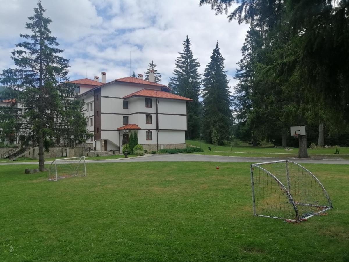 "Моето Любимо Място", Смолянски Езера - "My Favorite Place", Smolyan Lakes Buitenkant foto