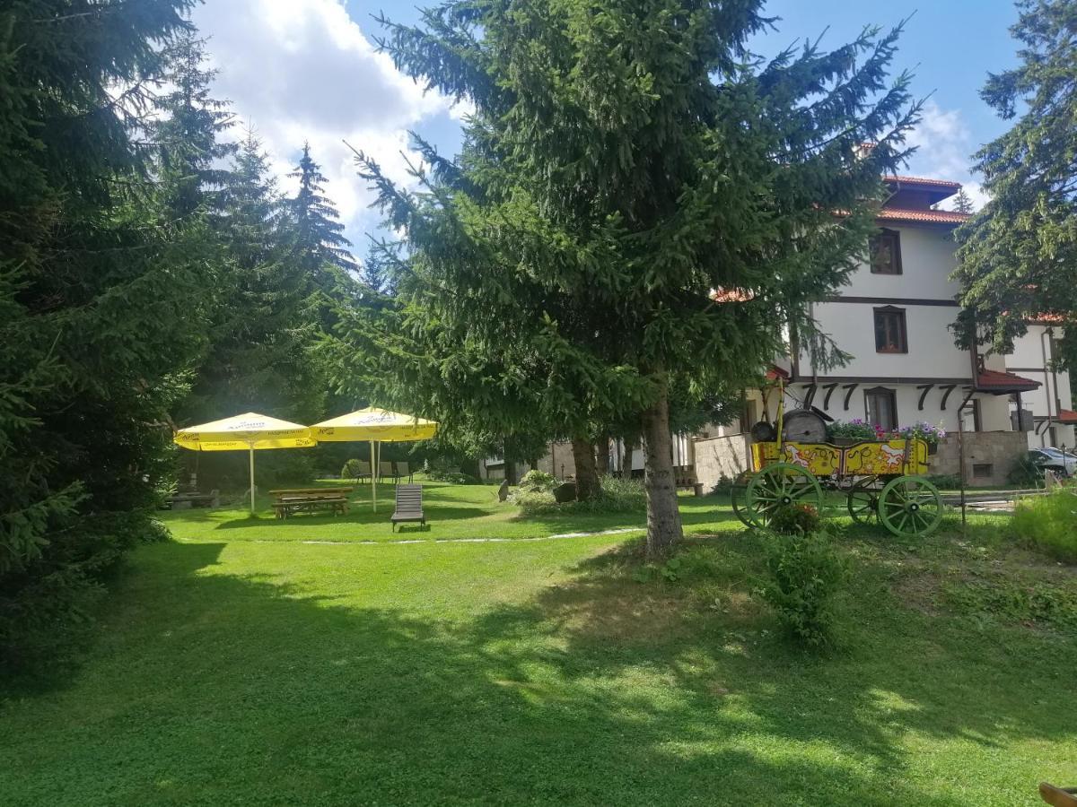 "Моето Любимо Място", Смолянски Езера - "My Favorite Place", Smolyan Lakes Buitenkant foto