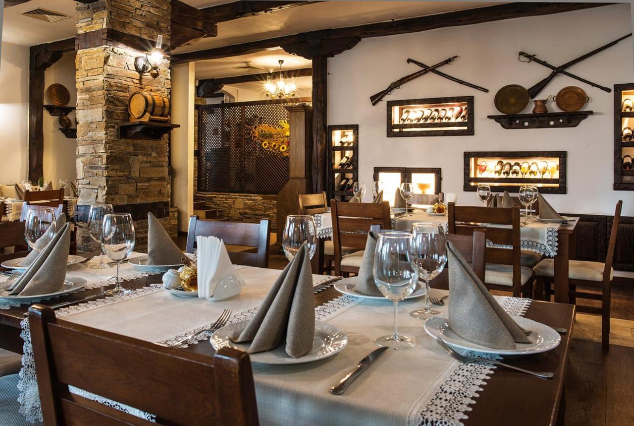 "Моето Любимо Място", Смолянски Езера - "My Favorite Place", Smolyan Lakes Buitenkant foto