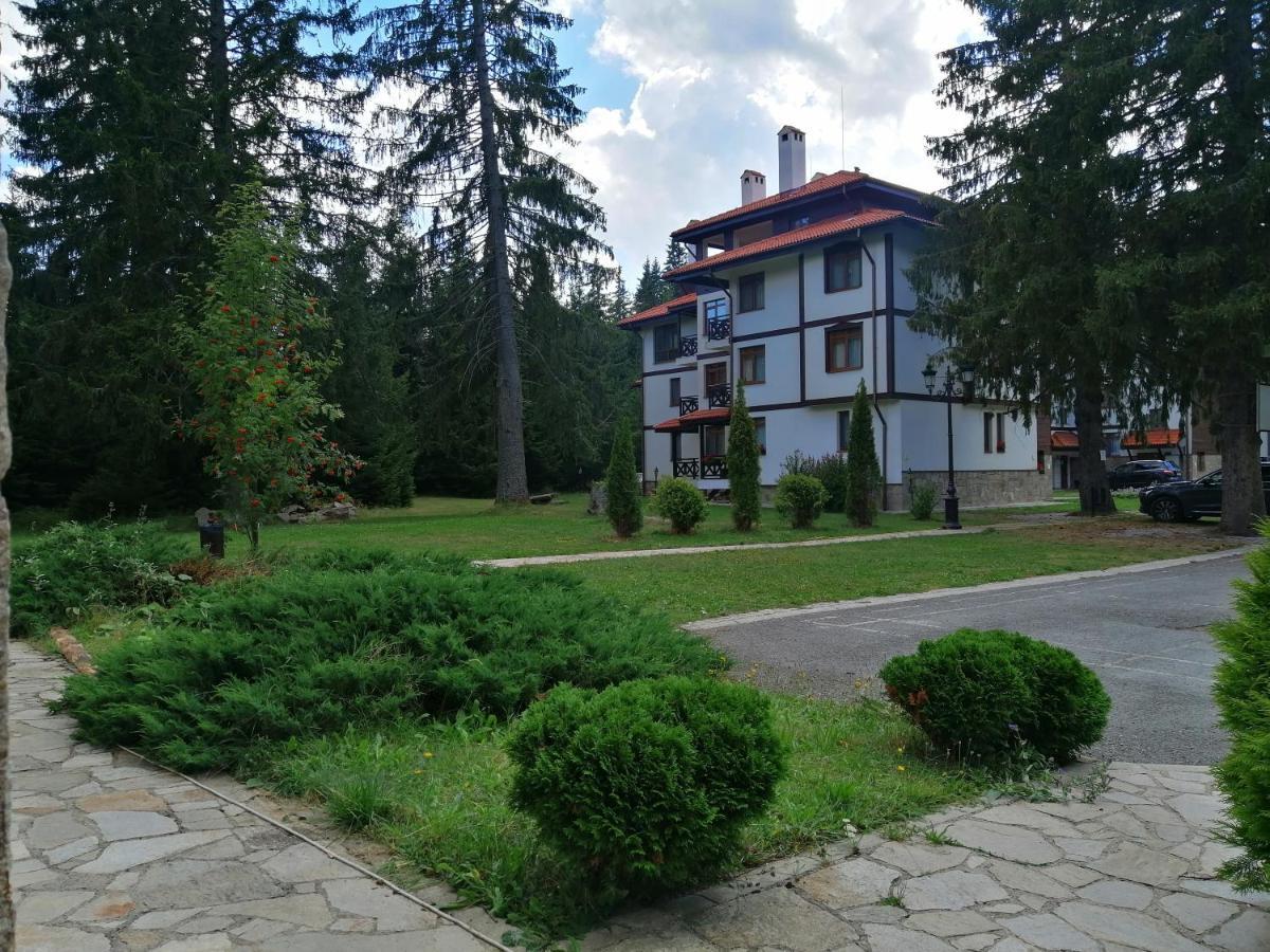 "Моето Любимо Място", Смолянски Езера - "My Favorite Place", Smolyan Lakes Buitenkant foto
